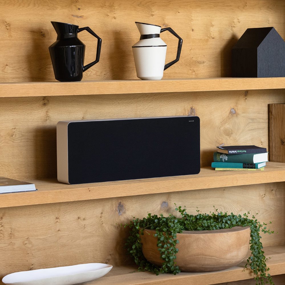 Braun LE01 White Bluetooth hangszóró Braun LE01 White Bluetooth hangszóró