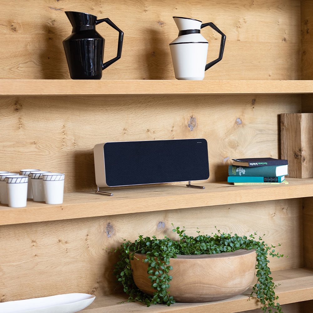Braun LE02 White Bluetooth hangszóró Braun LE02 White Bluetooth hangszóró