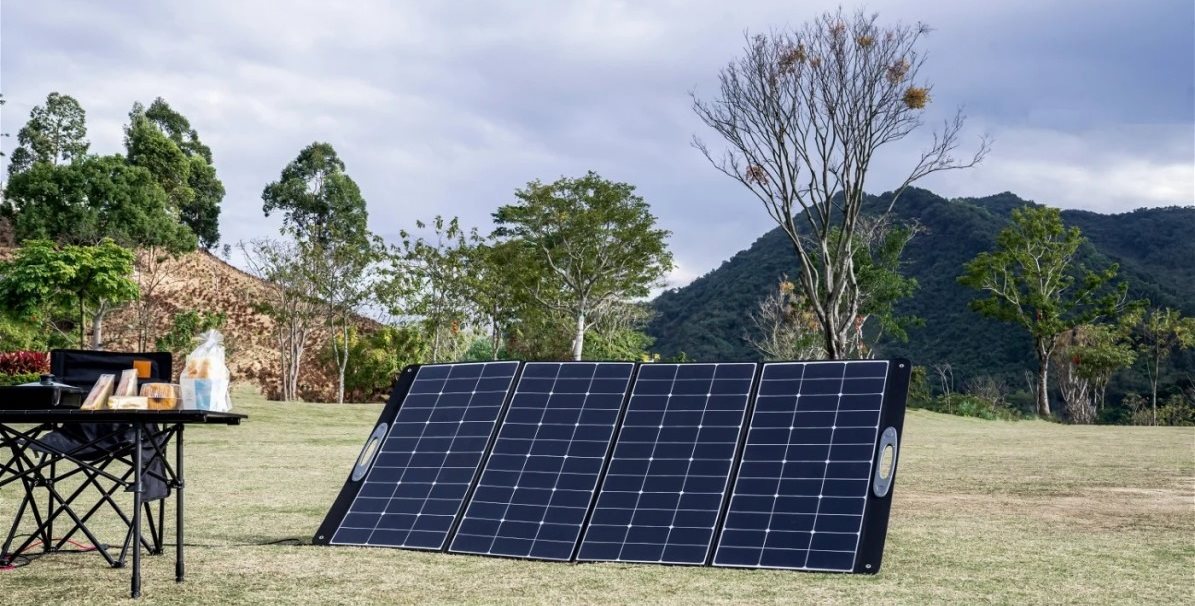 Oukitel Energy Kit 6144 Wh töltőállomás + 2 x 400W-os napelemes panel