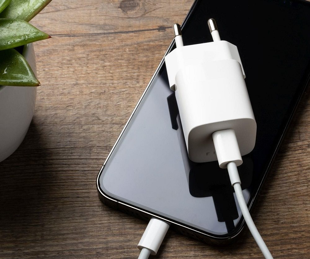 FIXED PD gyorstöltő Mini USB-C-vel