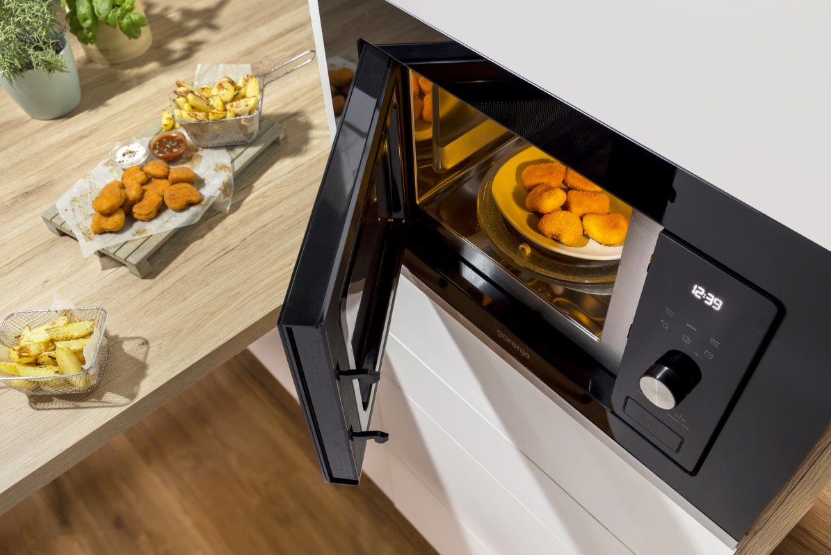 Mikrohullámú sütő GORENJE BM201AG1X Mikrohullámú sütő GORENJE BM201AG1X