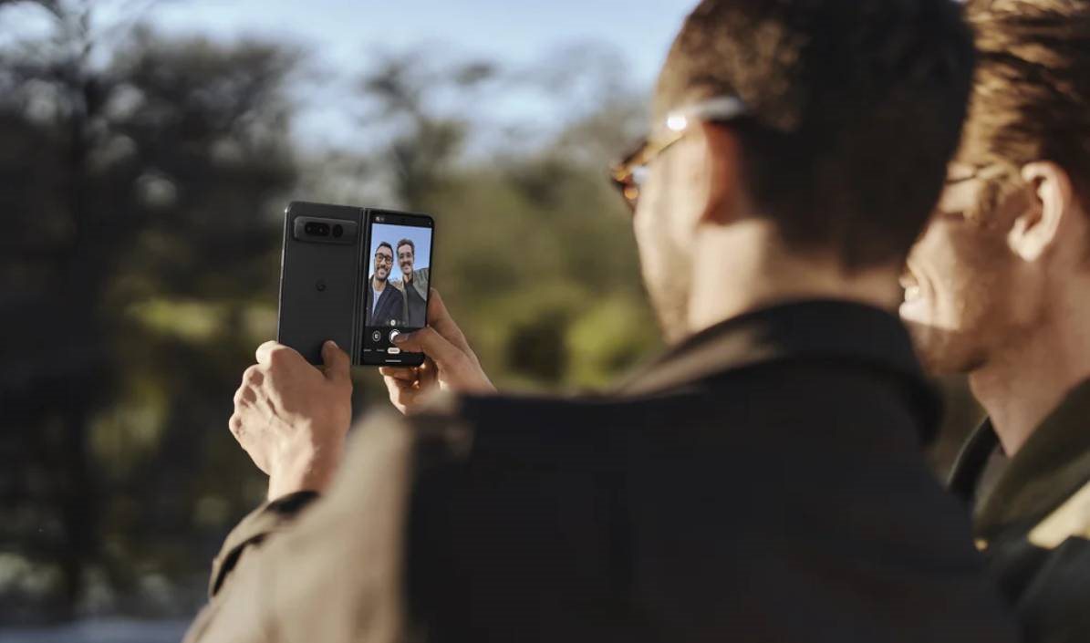 Google Pixel Fold, egy rugalmas okostelefon 
