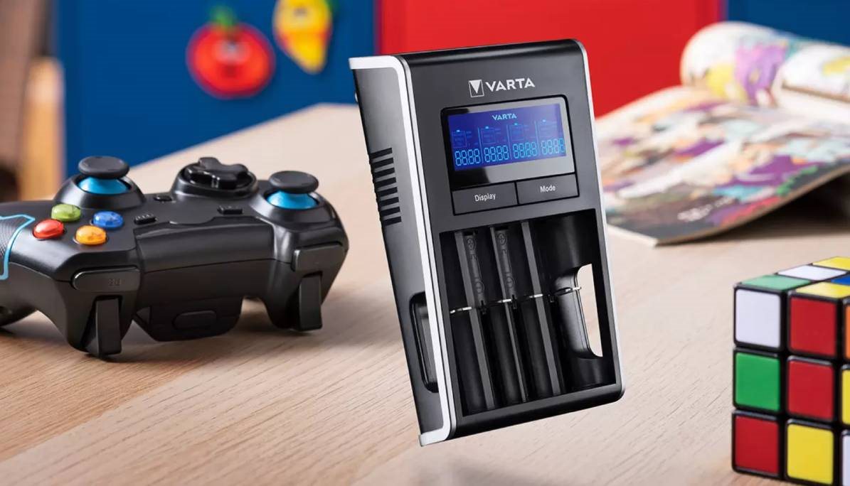 VARTA LCD Charger töltő és csere akkumulátor