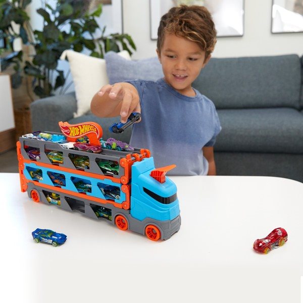 Versenypálya és szállító kamion Hot Wheels