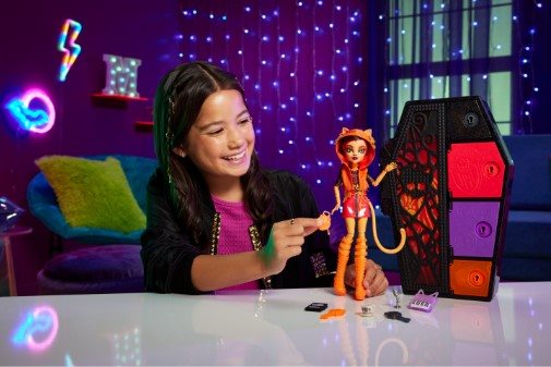 Monster High Skulltimate Secrets Neon baba - Toralei