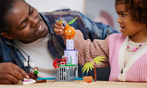 LEGO® Marvel 10790 Pókcsapat a Zöld Manó világítótornyánál