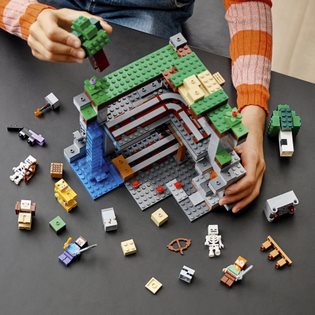 LEGO Minecraft 21169 Az első kaland