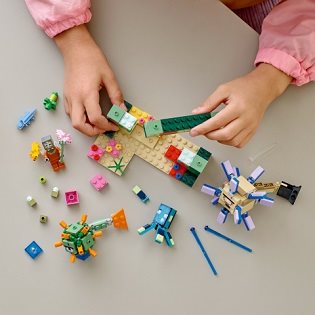 LEGO Minecraft 21180 A harc az őrszemmel 