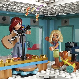 LEGO® Friends 41748 Heartlake City közösségi központ