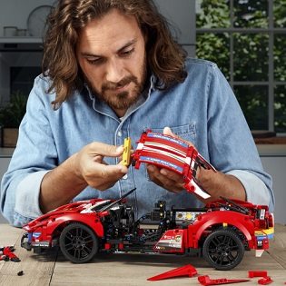 LEGO Technic 42125 Ferrari 488 GTE AF Corse 51