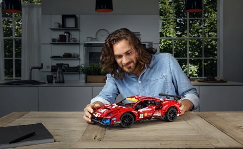 LEGO Technic 42125 Ferrari 488 GTE AF Corse 51
