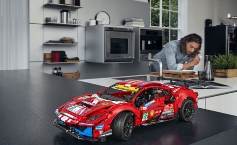 LEGO Technic 42125 Ferrari 488 GTE AF Corse 51