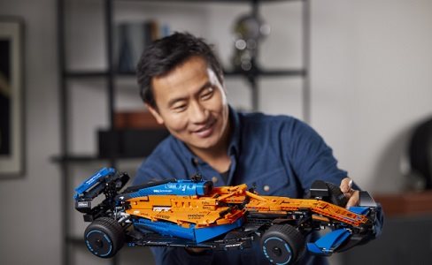 LEGO Technic 42141 McLaren Formula 1 versenyautó
