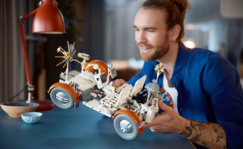 LEGO® Technic 42182 NASA Apollo holdjáró jármű