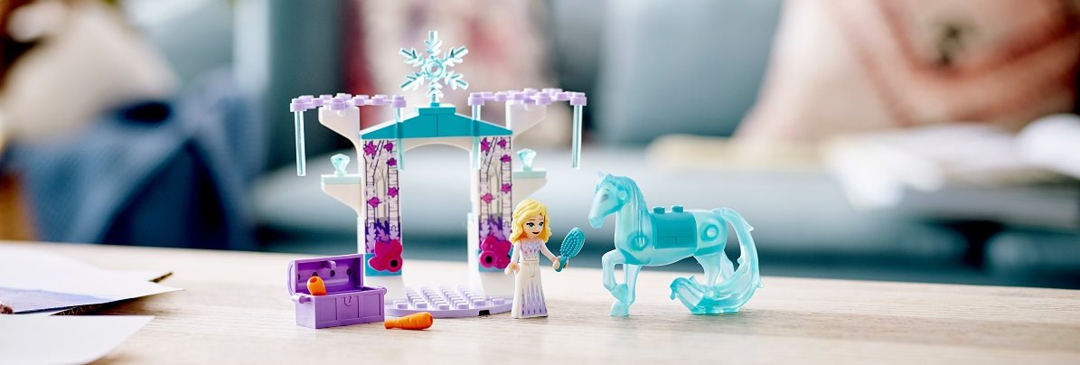 LEGO® Disney Jégvarázs 43209 Elza és Nokk jégistállója