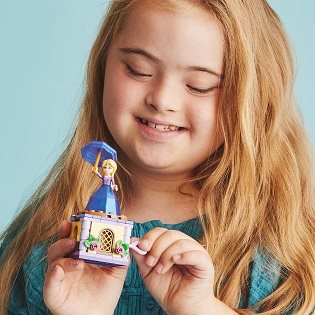LEGO® - Disney Princess™ 43214 Pörgő Locika