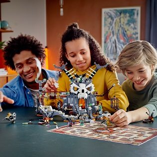 LEGO Ninjago 71722 A koponyavarázsló tömlöcei