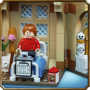 LEGO Harry Potter 76398 Roxforti gyengélkedő