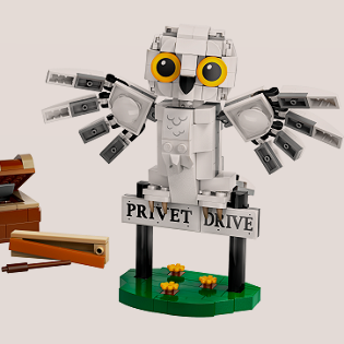 LEGO® Harry Potter™ 76425 Hedwig™ a Privet Drive 4-ben