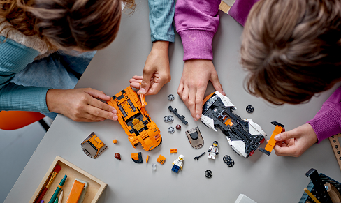 LEGO® McLaren Solus GT & McLaren F1 LM