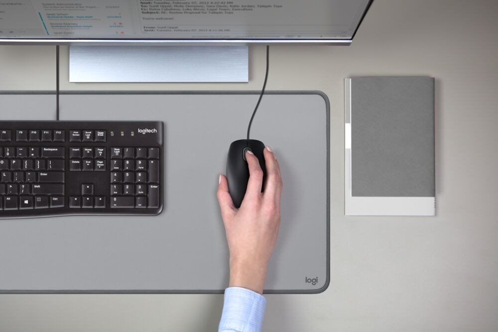 Logitech Desk Mat Studio Series 