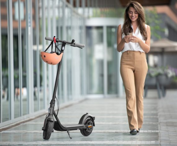 Ninebot Kickscooter F40E by Segway elektromos roller