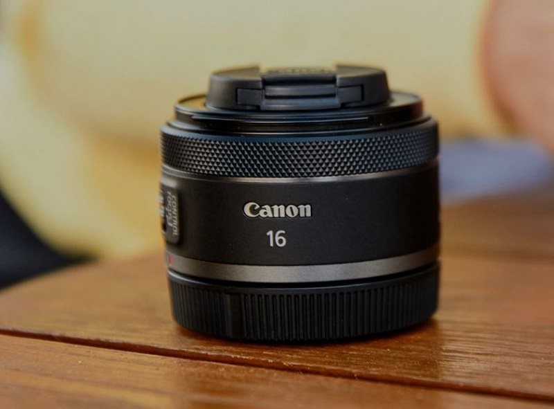 Canon RF 16 mm F2.8 STM objektív