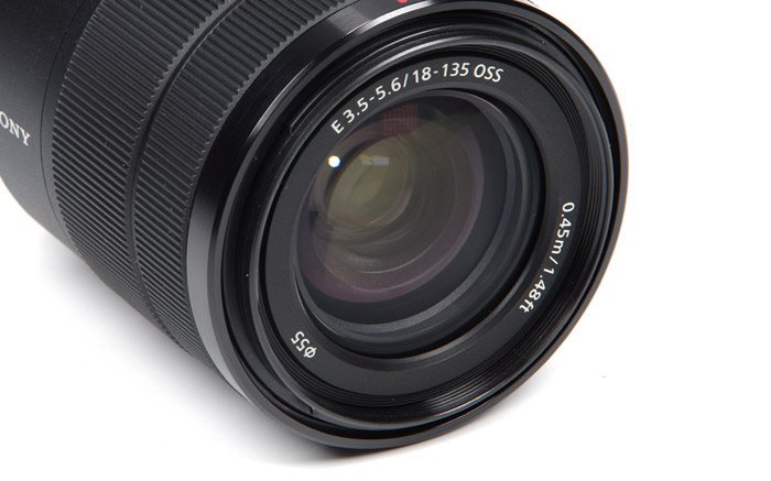 Sony FE 18-135mm f/3.5-5.6 OSS objektív