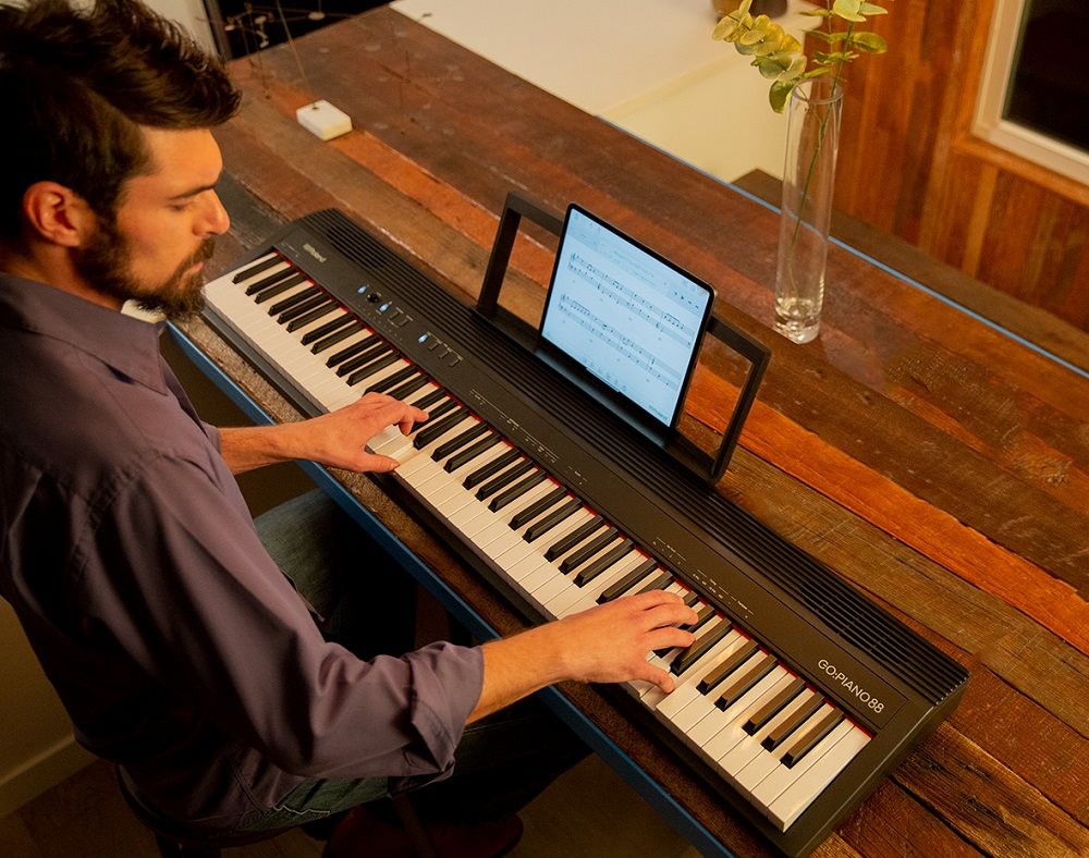 Roland GO:PIANO88 színpadi zongora