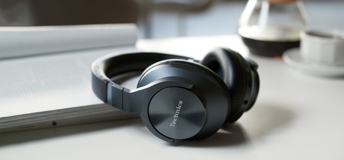 Vezeték nélküli fejhallgató Technics EAH-A800E-S mikrofonnal