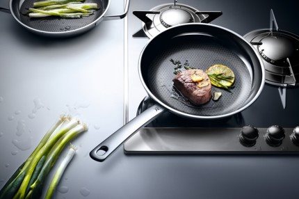 WMF 1756289990 Profi Resist serpenyő, 28 cm + fordítólapát WMF 1756289990 Profi Resist serpenyő, 28 cm + fordítólapát