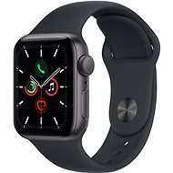 Apple Watch SE 40 mm Asztroszürke alumínium, éjfekete sportszíjjal - Okosóra