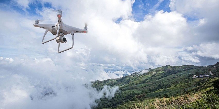 Első drónrepülés