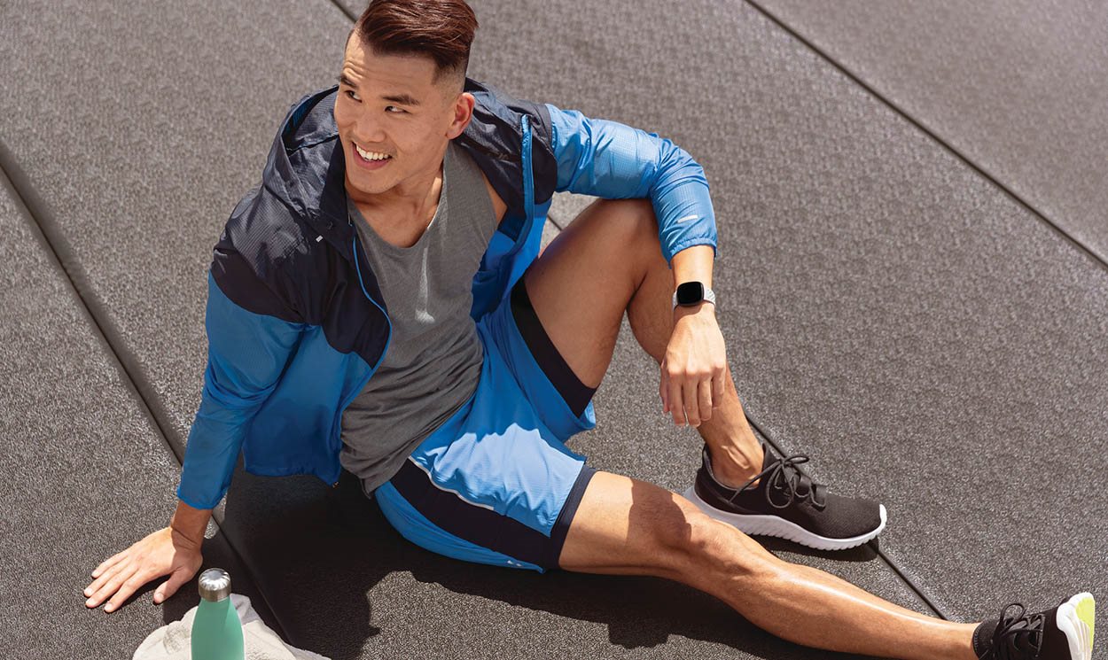 Fitbit Versa 3; Fitbit; smartwatch; hordható elektrinika, okosóra; wearables;