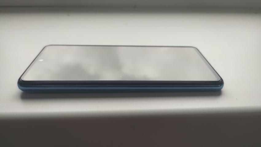 Spigen a fényesség ellen