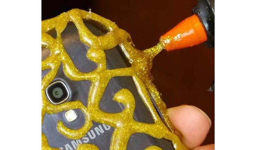 Ragasztópisztoly használata, mobiltelefon tok