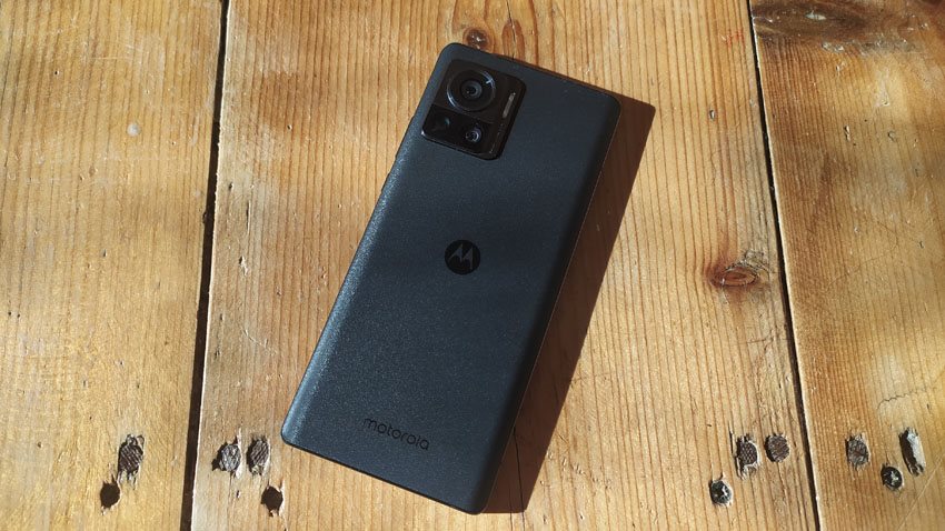 Motorola Edge 30 Ultra - dizájn