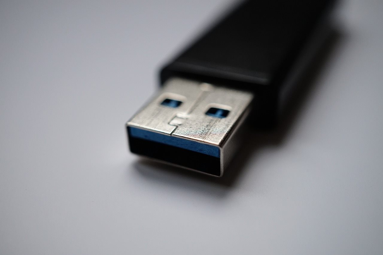 USB csatlakozó