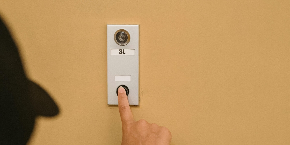 Kamerarendszer társasházban és a GDPR, videó kaputelefonok, forrás: pexels.com