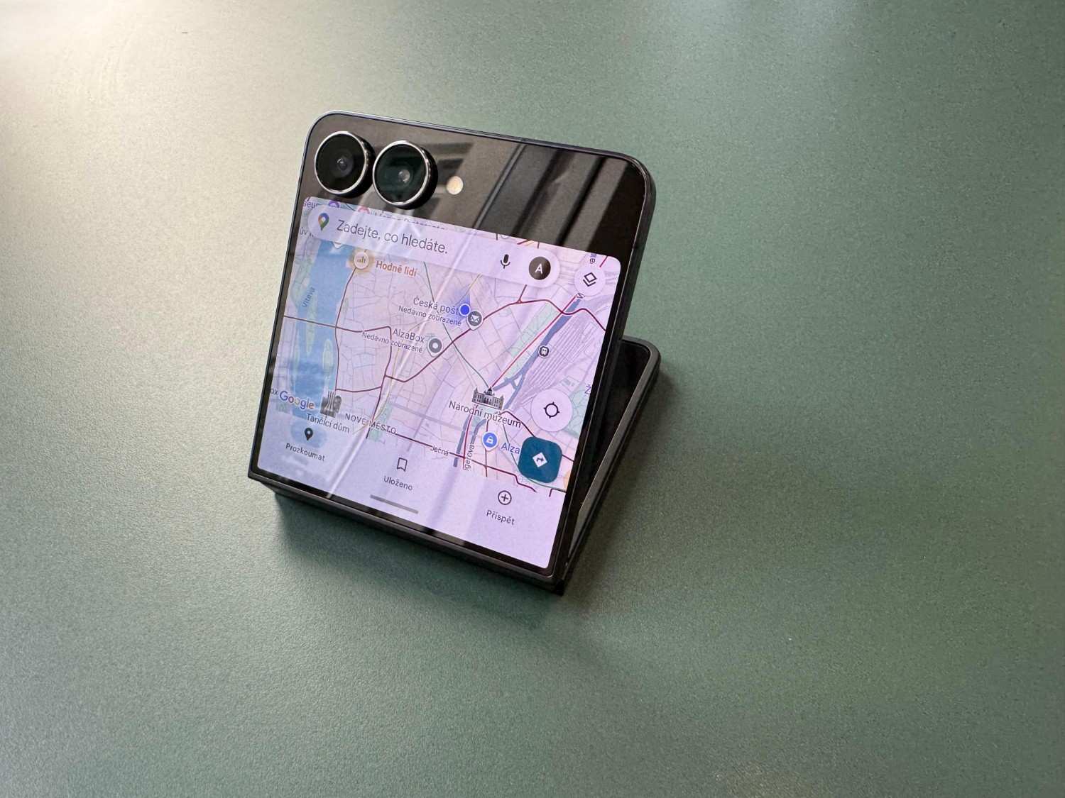 Samsung Galaxy Z Flip7, design