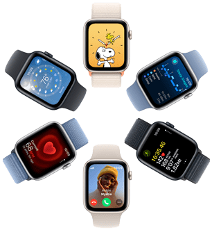 Az Apple Watch SE hat kijelzőjének felülnézete a Snoopy háttérképével, az Alvás alkalmazás információival, az Edzés alkalmazás kijelzőivel, a bejövő hívás, a pulzusszám és az Időjárás alkalmazással.
