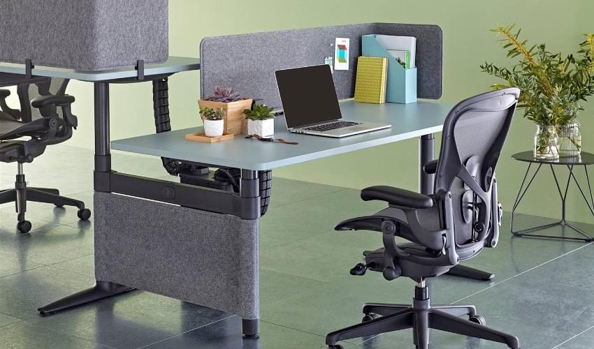 Ergonómia: Hogyan lehet egészségesen dolgozni az asztalnál?