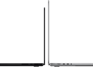 Egy 14 hüvelykes és egy 16 hüvelykes MacBook Pro egymás mellett a hátoldalukon, hogy szemléltesse a méretkülönbséget és kiemelje a vékony profilt
